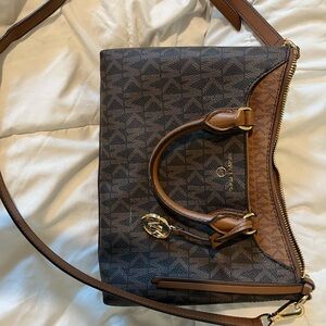 Michael kors purse SOLD